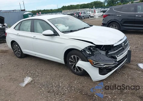 2024 Volkswagen Jetta 1.5T S z USA, uszkodzony, nr VIN 3VW5M7BU5RM064870